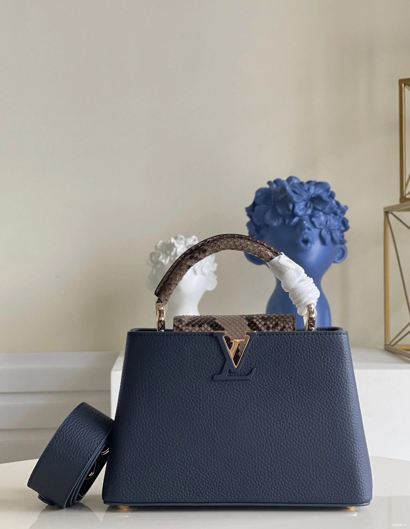 WIS BB VUITTON CAPUCINES LOUIS 1105